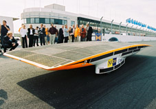 Nuna II, sacre voiture solaire la plus rapide du monde lors du World Solar Challenge en Australie (DR) - 19.7 ko